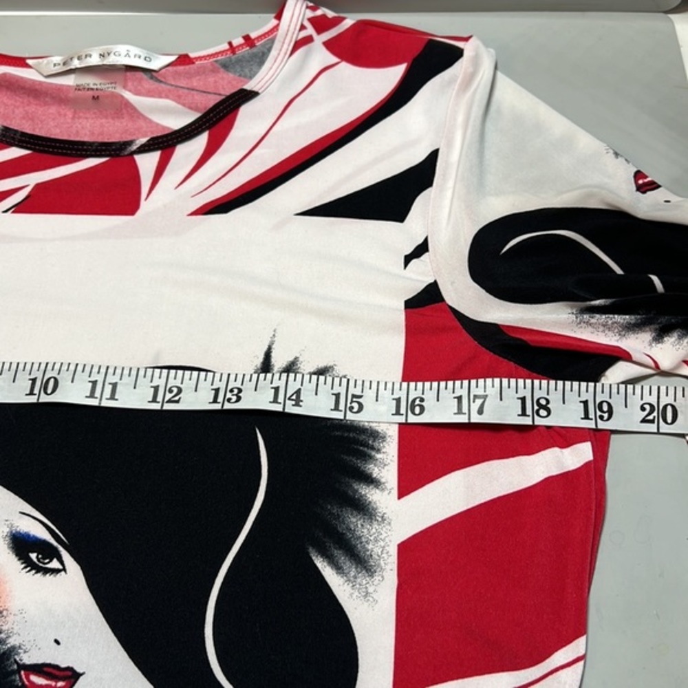 Peter Nygard Tops. Size medium. Very soft, stretchy bold print. Red/white/black - Picture 8 of 9